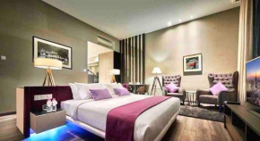 Big BathTub Premium Seafront Studio in Town with WiFi & Full Kitchen